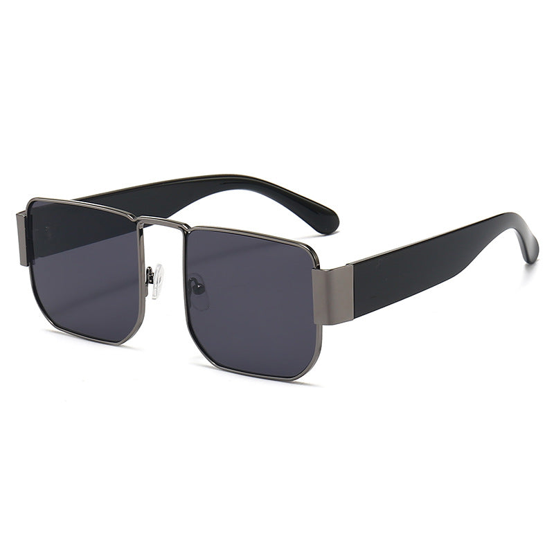 Venta al por mayor Gafas de sol para mujer con marco cuadrado PC